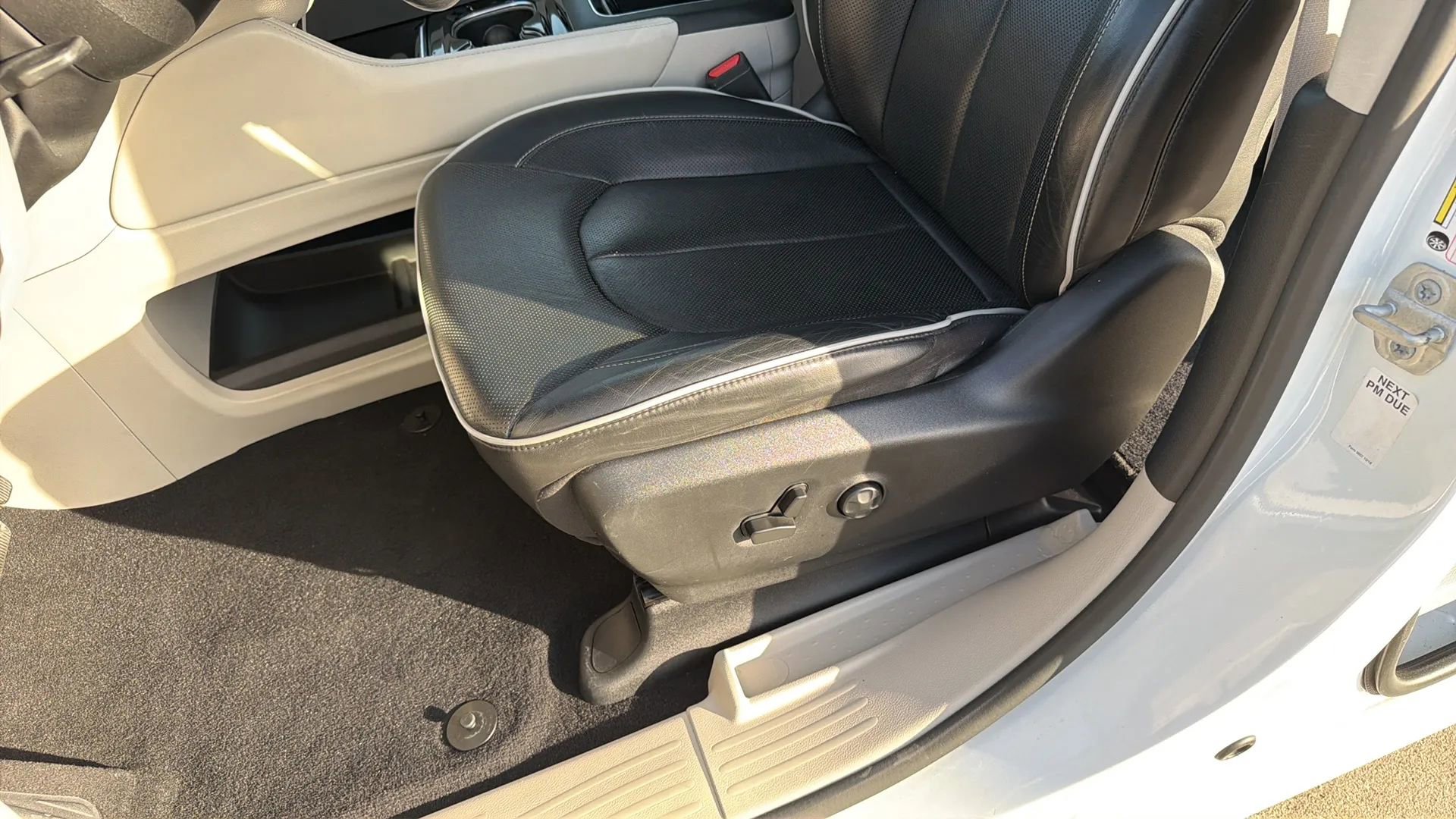 Used 2022 Chrysler Pacifica Limited image 58