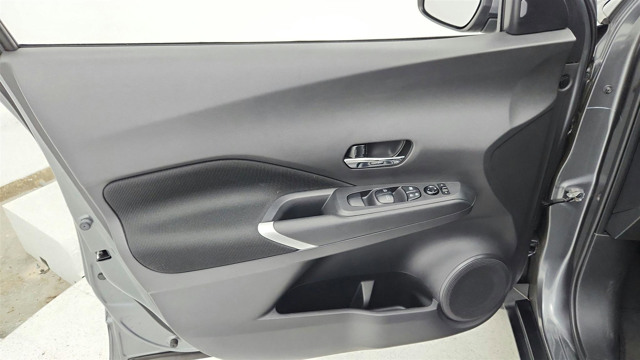 Used 2021 Nissan Kicks SV FWD image 38