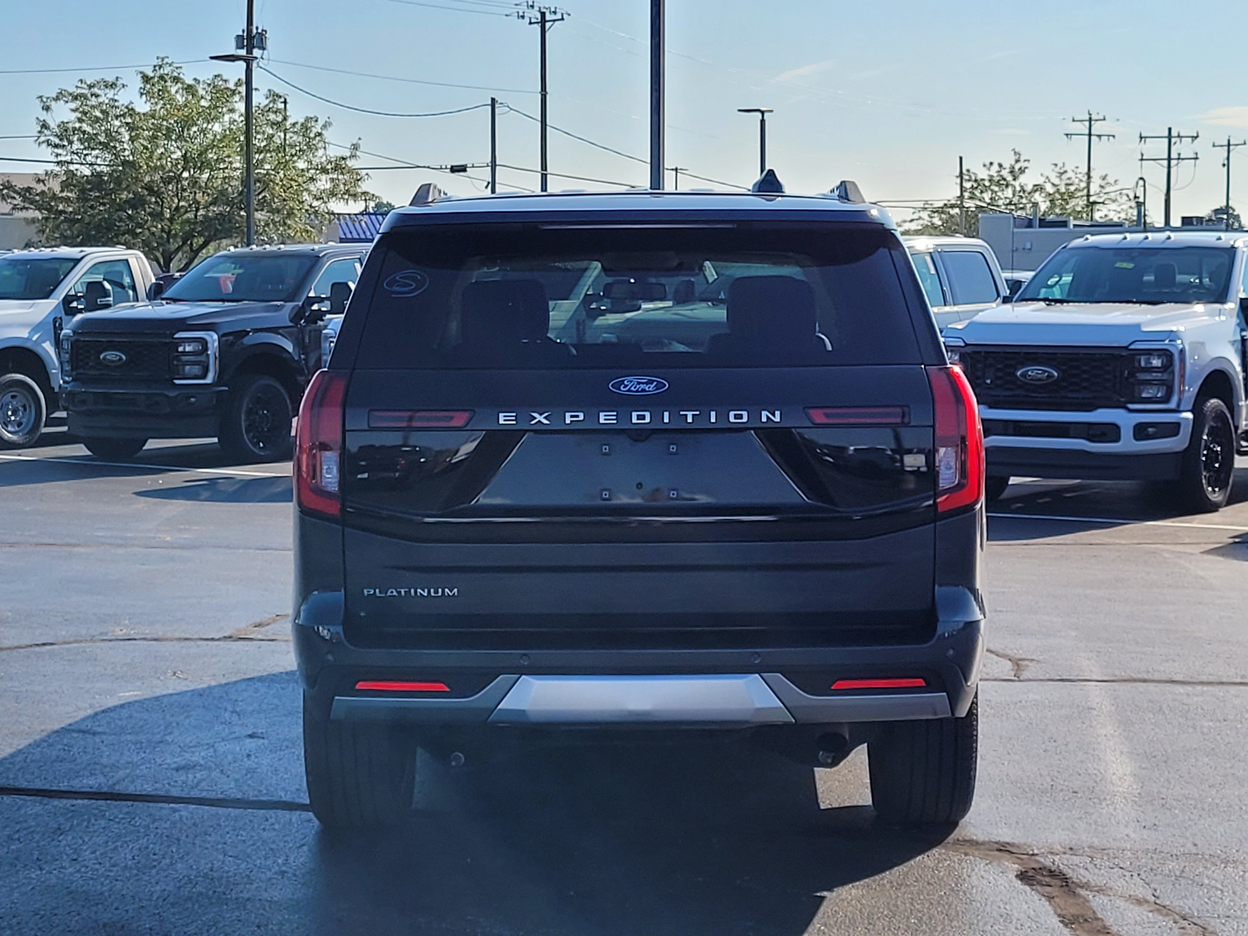 Used 2025 Ford Expedition Platinum w/ Driver's Package AWD/4WD image 5