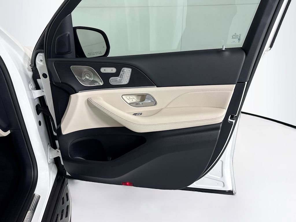 Certified 2025 Mercedes-Benz GLS 450 4MATIC image 26