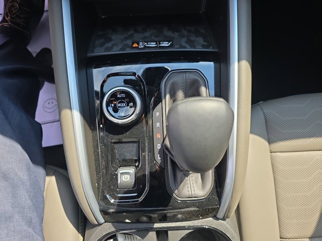 Used 2024 Chevrolet Colorado ZR2 w/ ZR2 Convenience Package III image 34