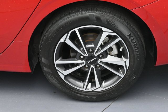 Used 2024 Kia Forte LXS FWD image 8
