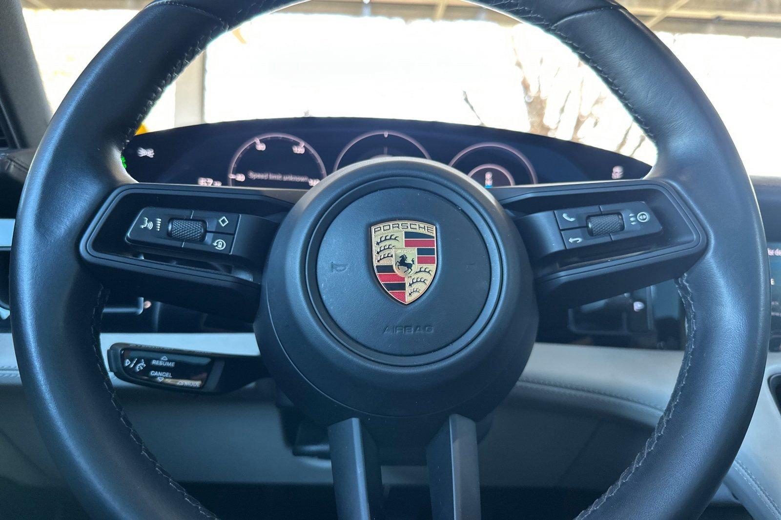 Used 2022 Porsche Taycan image 27