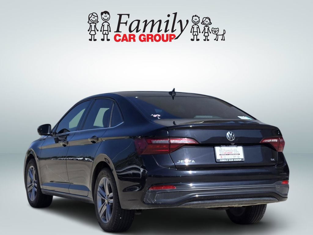 Used 2022 Volkswagen Jetta SE FWD image 3