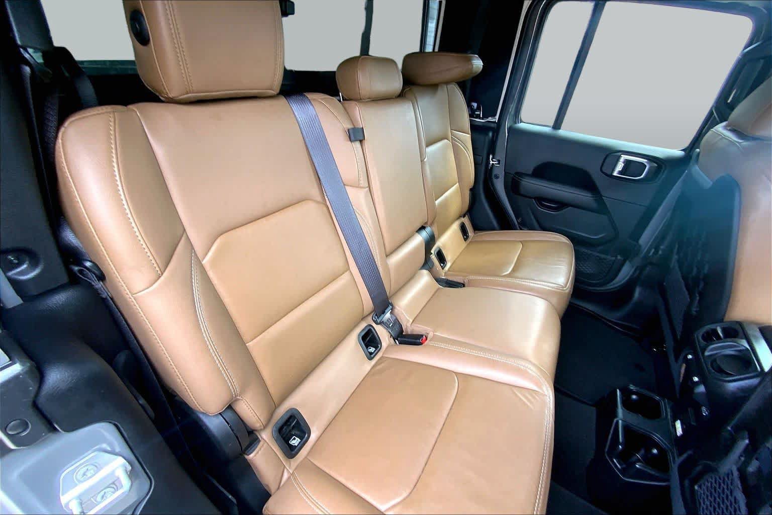 Used 2021 Jeep Gladiator Rubicon AWD/4WD image 17