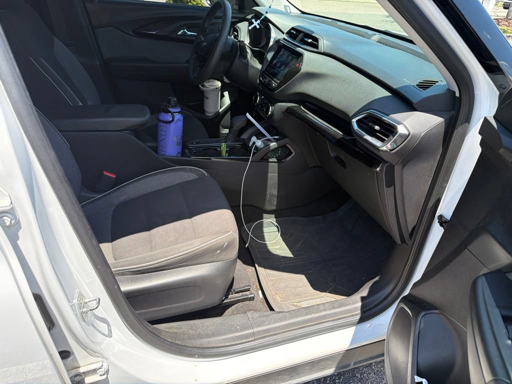 Used 2021 Chevrolet TrailBlazer LT w/ Convenience Package FWD image 24