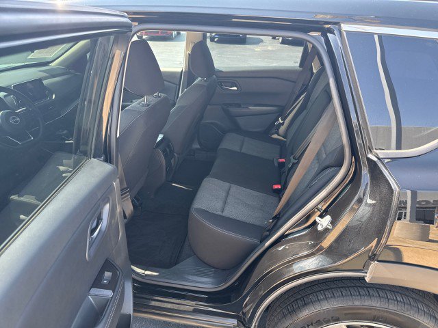 Used 2024 Nissan Rogue SV image 10