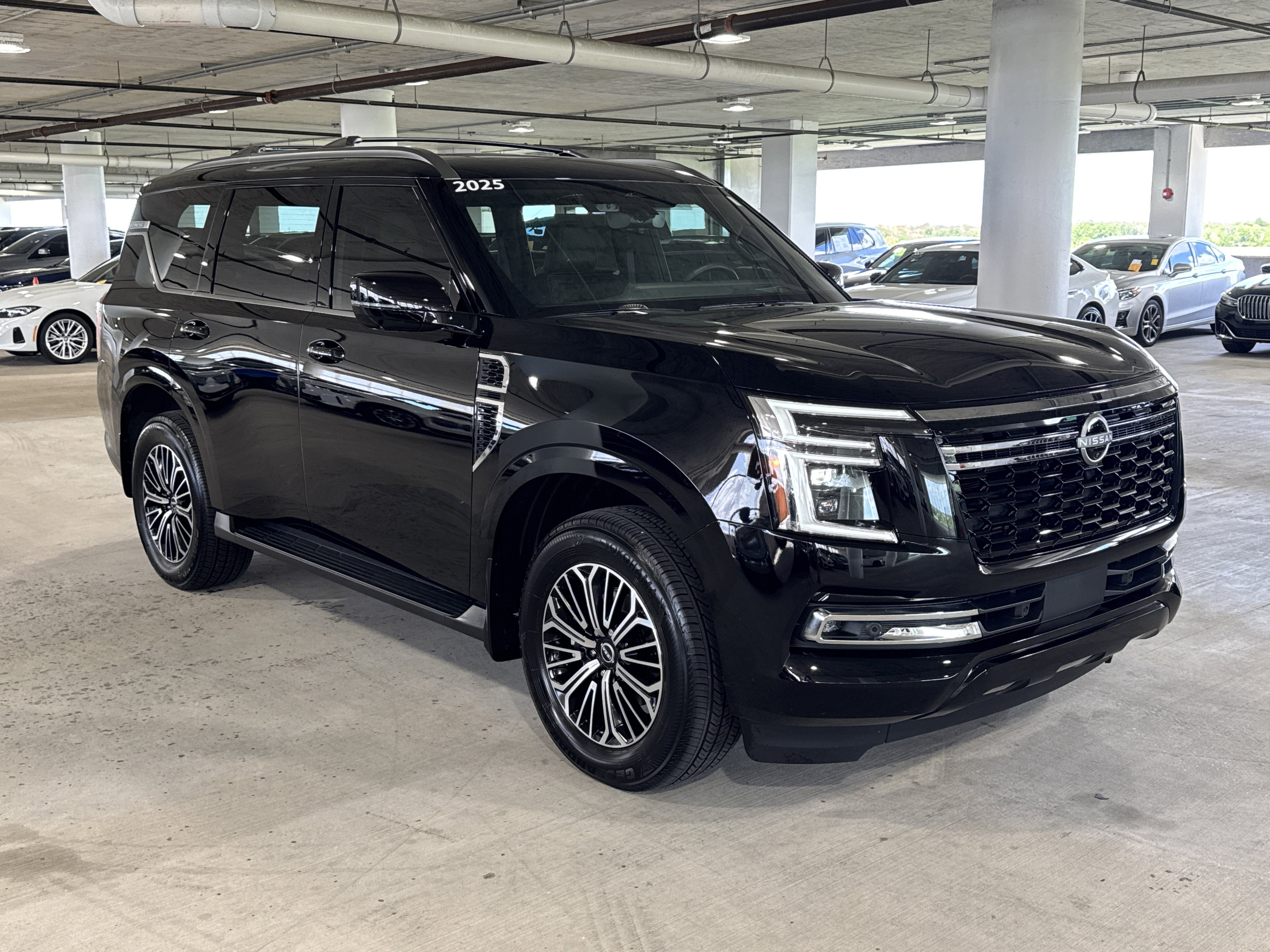 Used 2025 Nissan Armada Platinum image 1