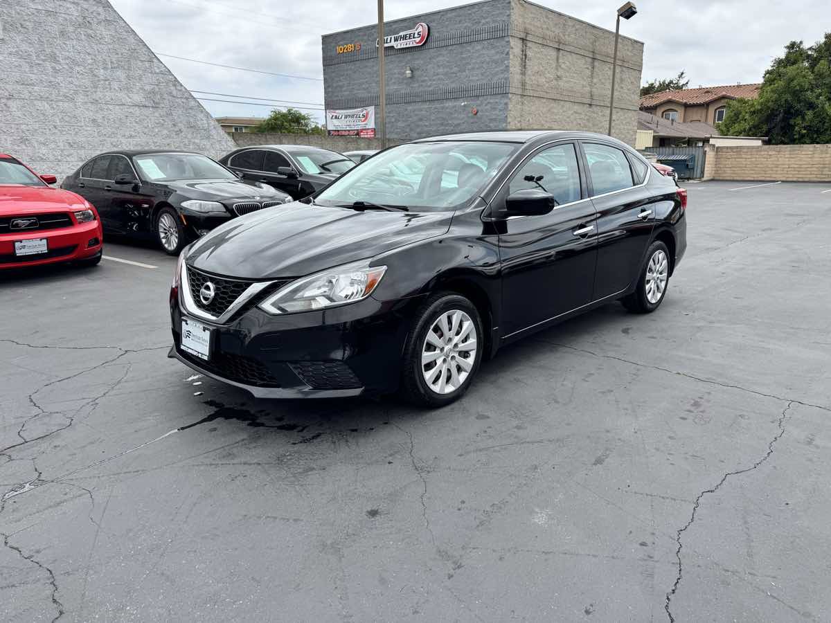 Used 2016 Nissan Sentra SV FWD image 13