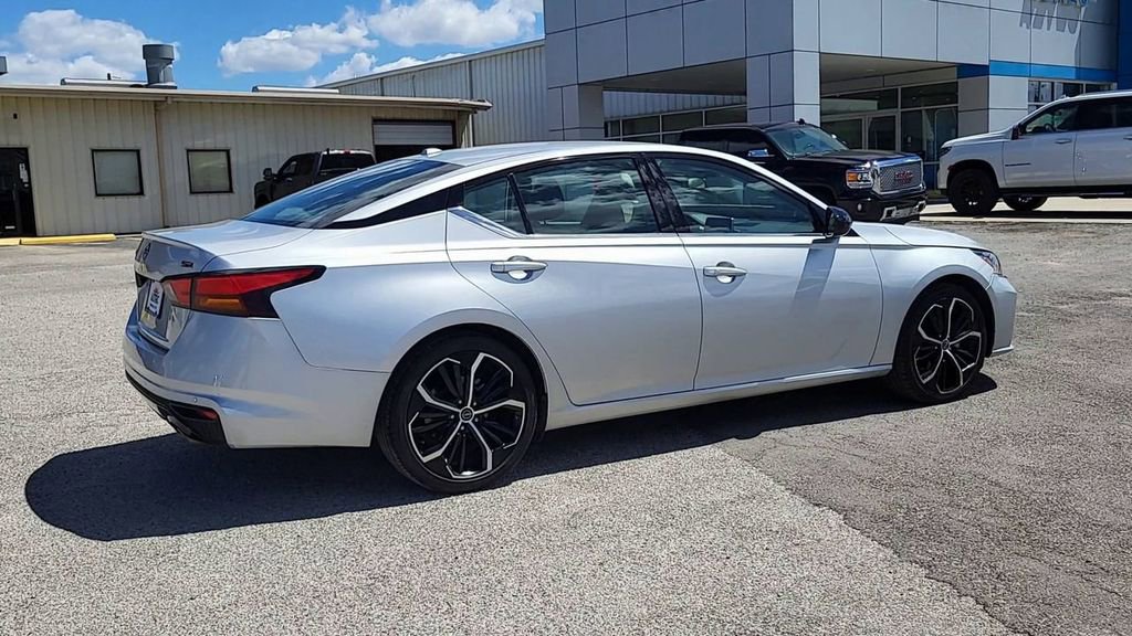 Used 2024 Nissan Altima 2.5 SR image 8