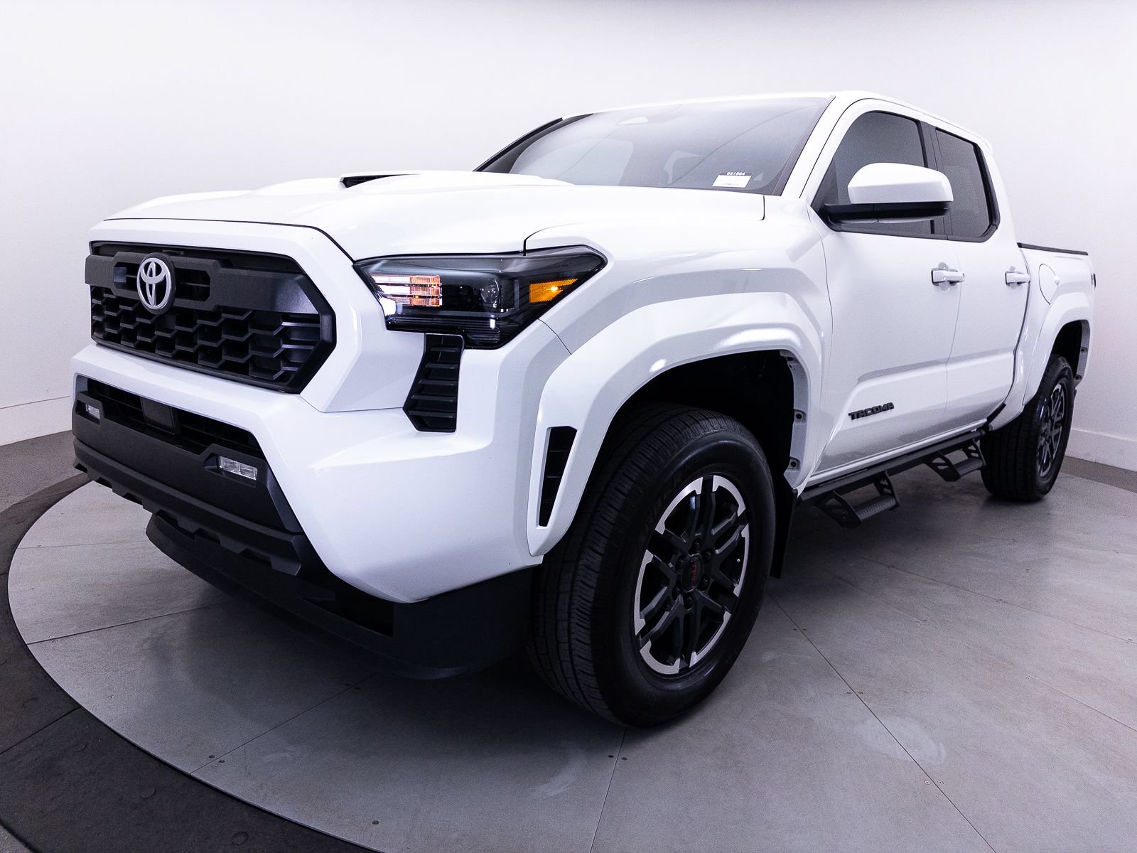 Used 2024 Toyota Tacoma TRD Sport AWD/4WD image 15