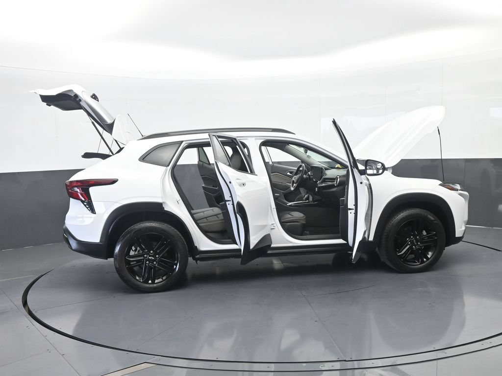 Used 2025 Chevrolet Trax ACTIV FWD image 70