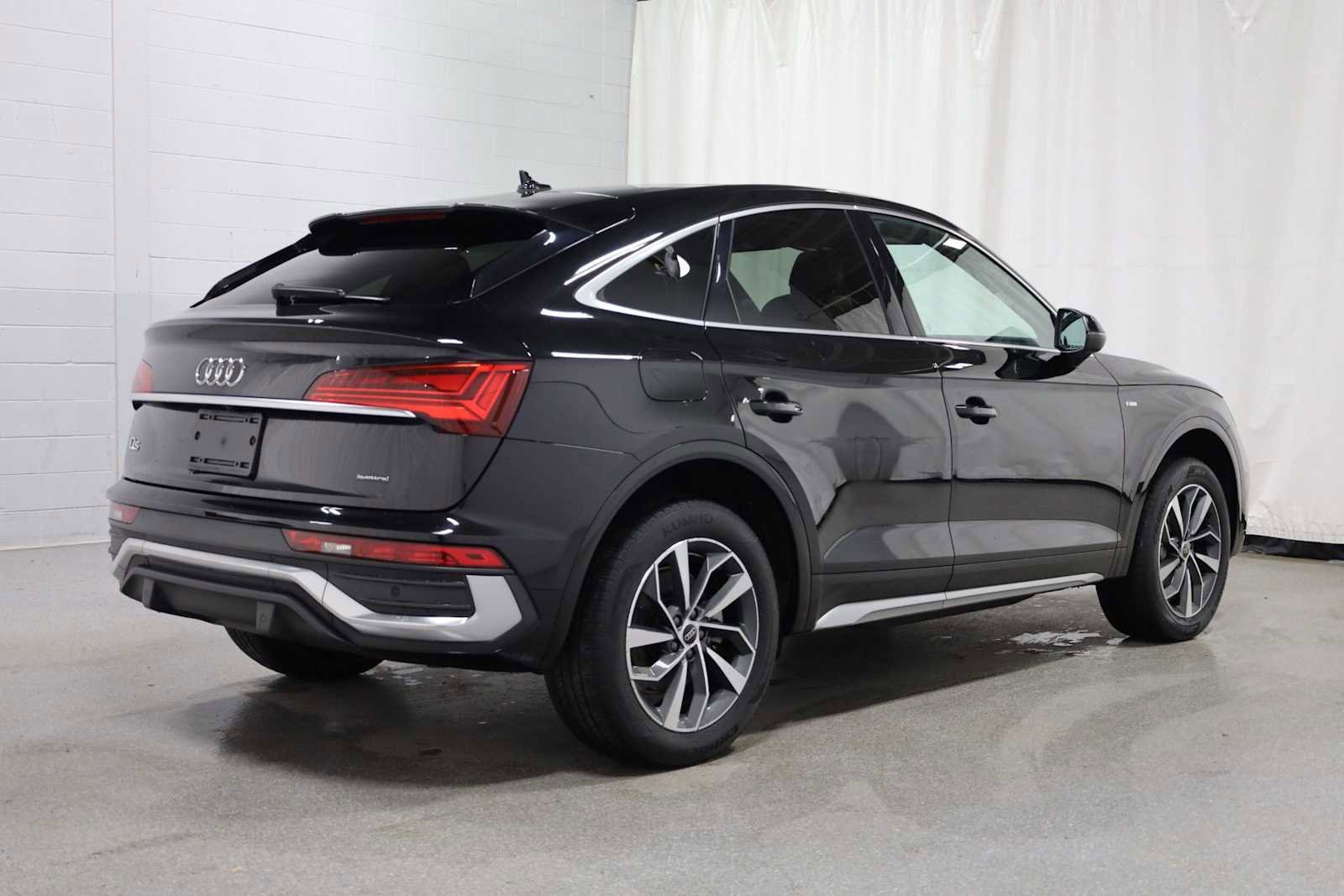 Used 2023 Audi Q5 2.0T Premium Plus w/ Premium Plus Package image 9