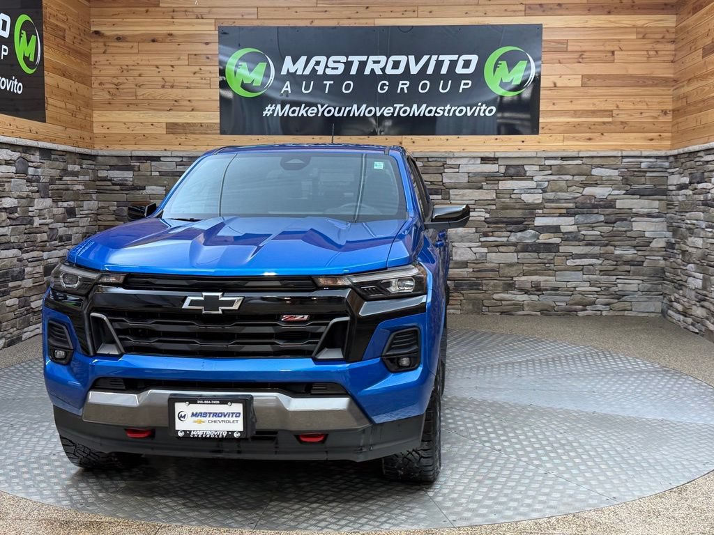 Used 2024 Chevrolet Colorado Z71 w/ Z71 Convenience Package 2 AWD/4WD image 8