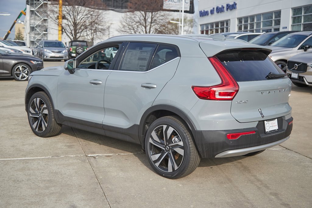 New 2025 Volvo XC40 B5 Plus w/ Climate Package image 7