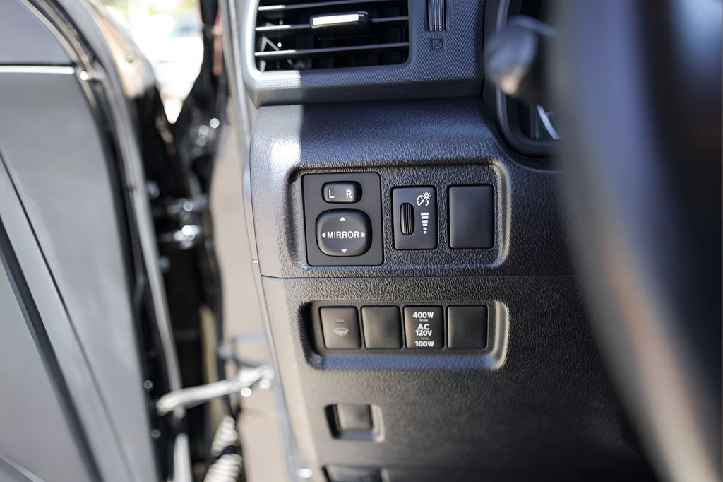 Used 2016 Toyota 4Runner SR5 AWD/4WD image 15