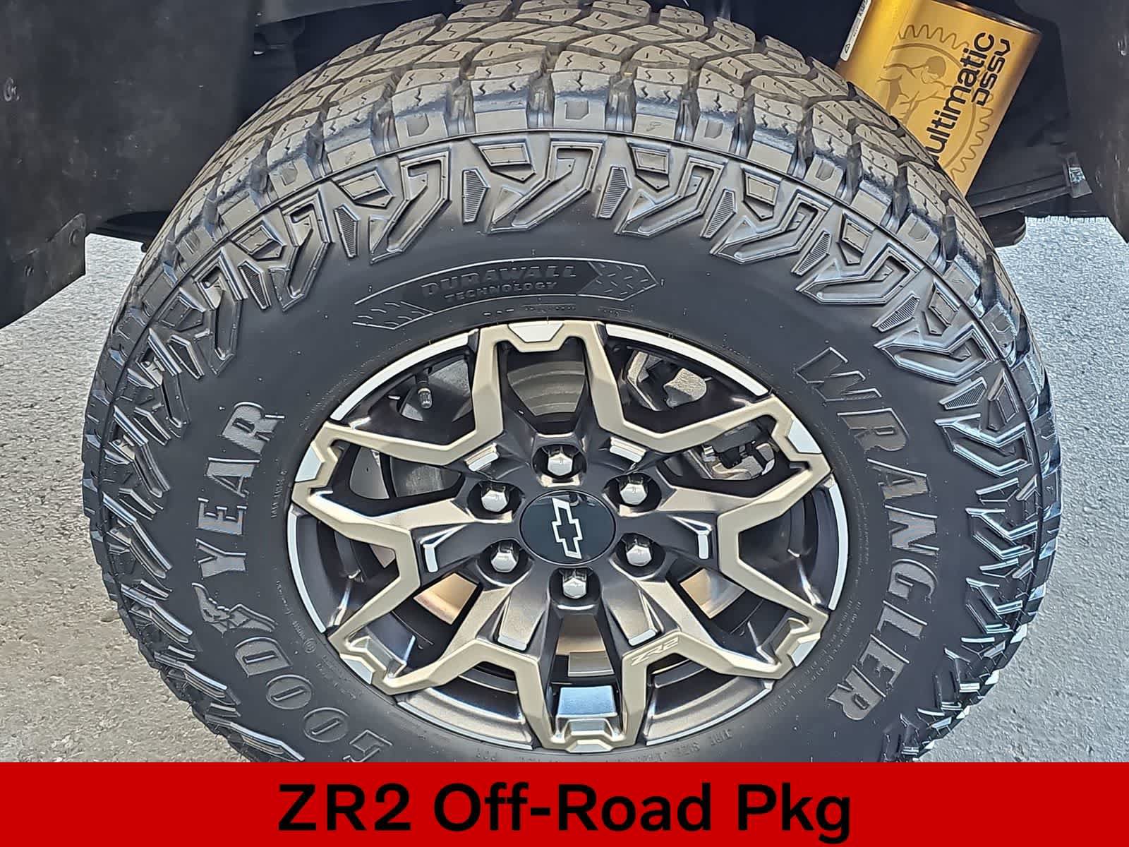 Used 2023 Chevrolet Colorado ZR2 w/ ZR2 Convenience Package III AWD/4WD image 12