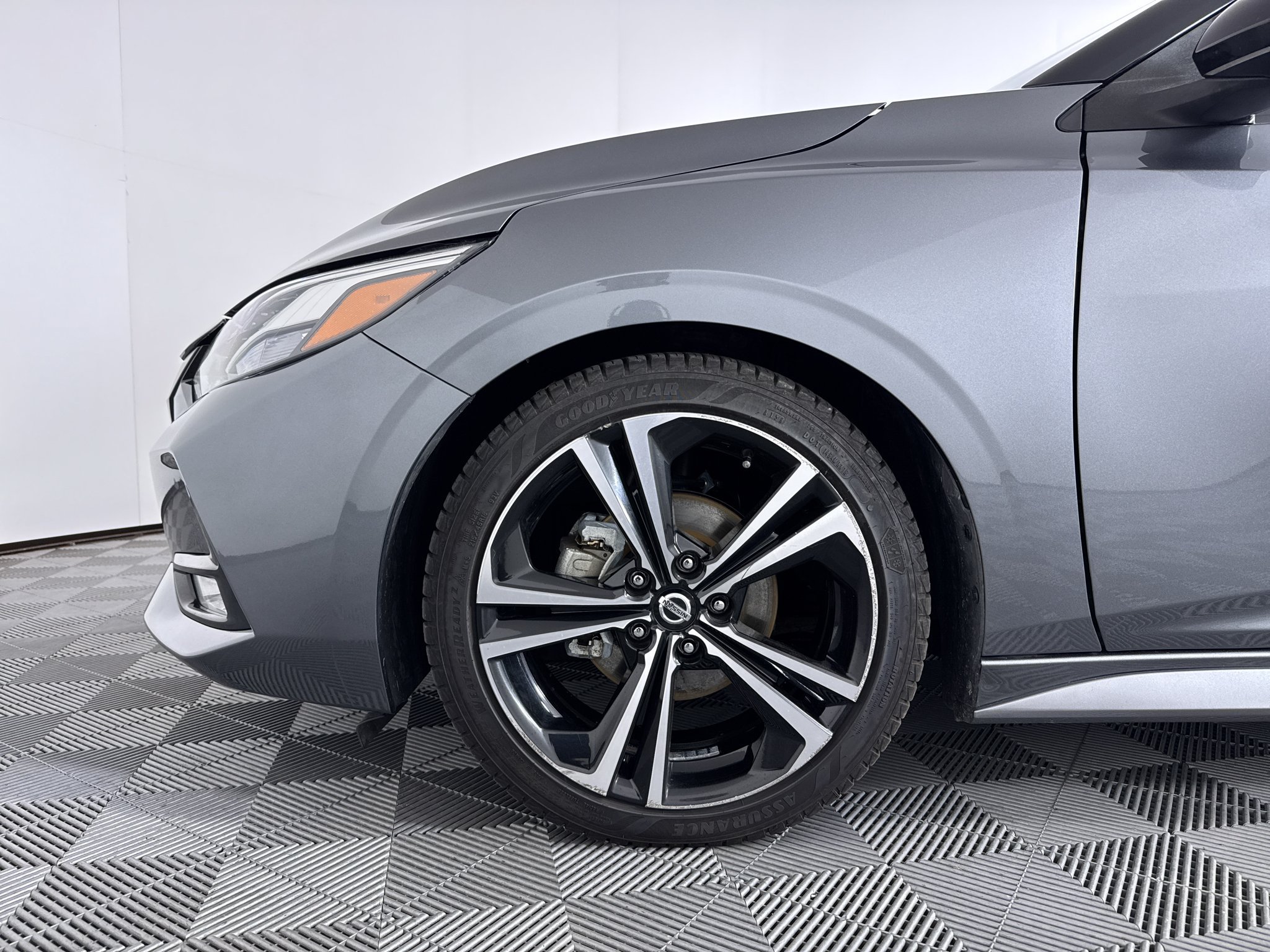 Used 2020 Nissan Sentra SR w/ Electronics Package FWD image 18
