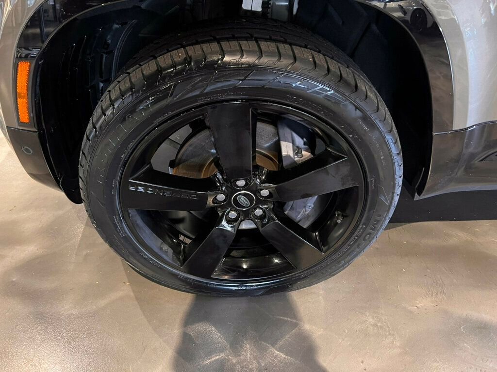 Used 2023 Land Rover Defender 110 X-Dynamic SE image 10