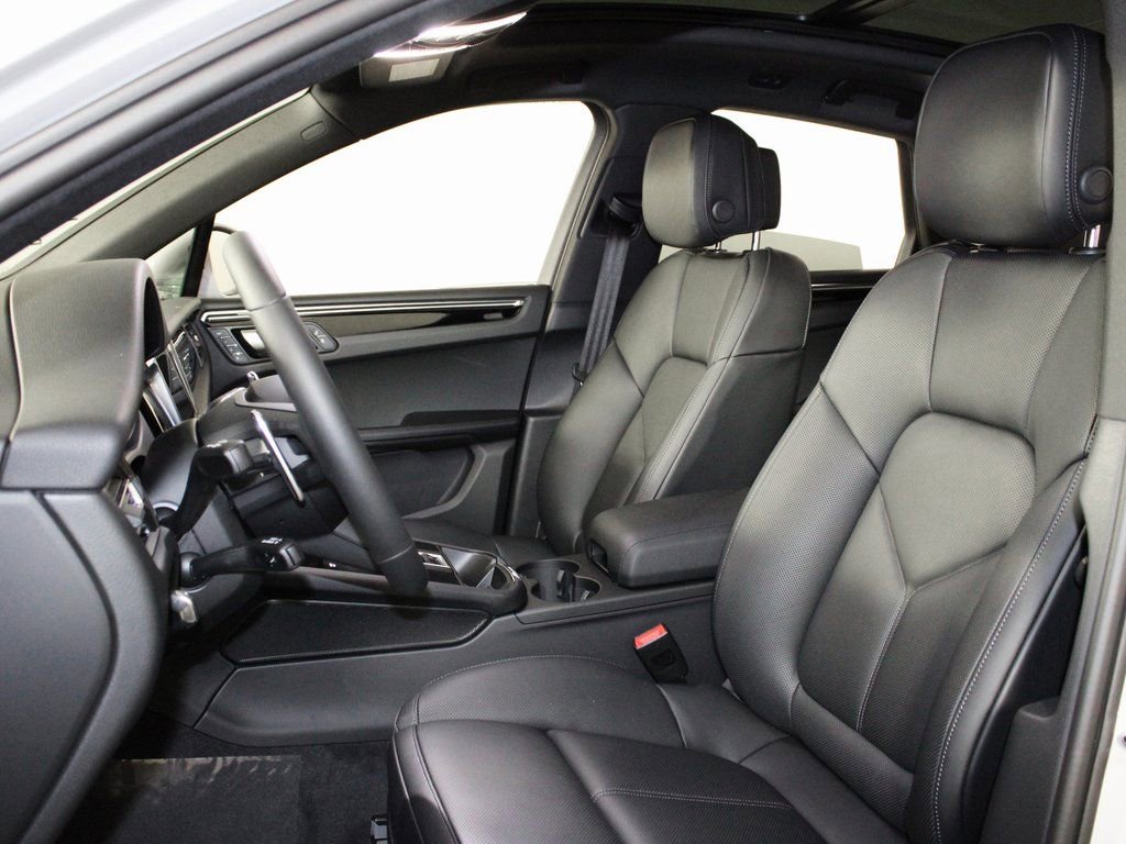 Certified 2026 Porsche Macan S image 5