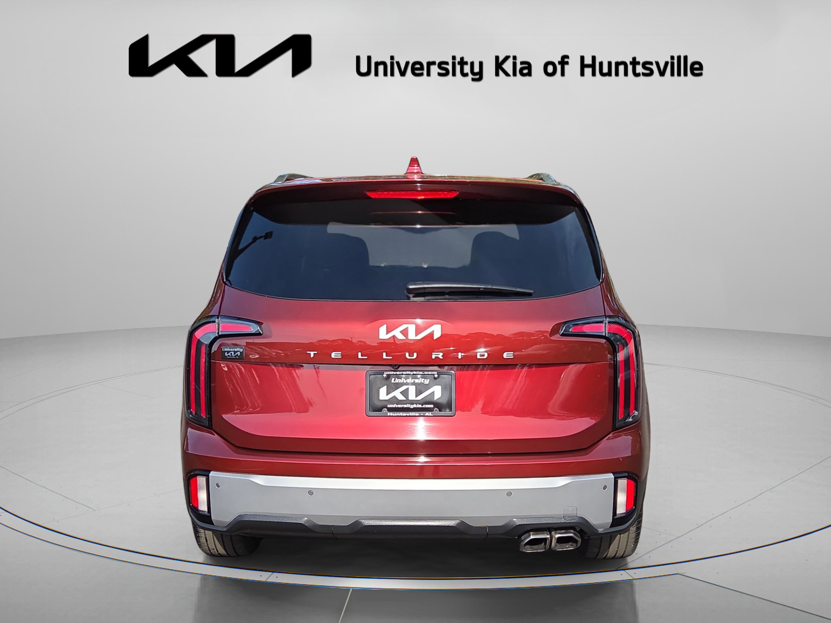 Used 2023 Kia Telluride EX w/ EX Captain's Chair Package image 6