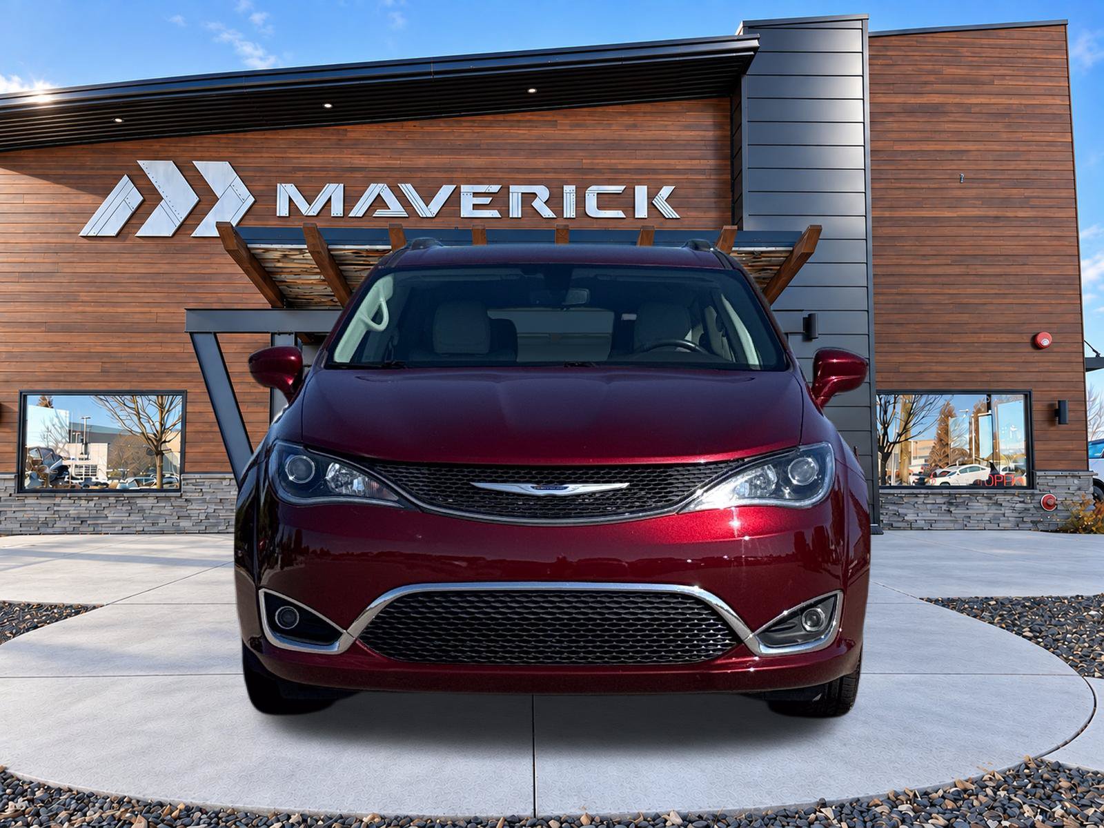 Used 2020 Chrysler Pacifica Touring-L Plus w/ Tire & Wheel Group FWD image 3