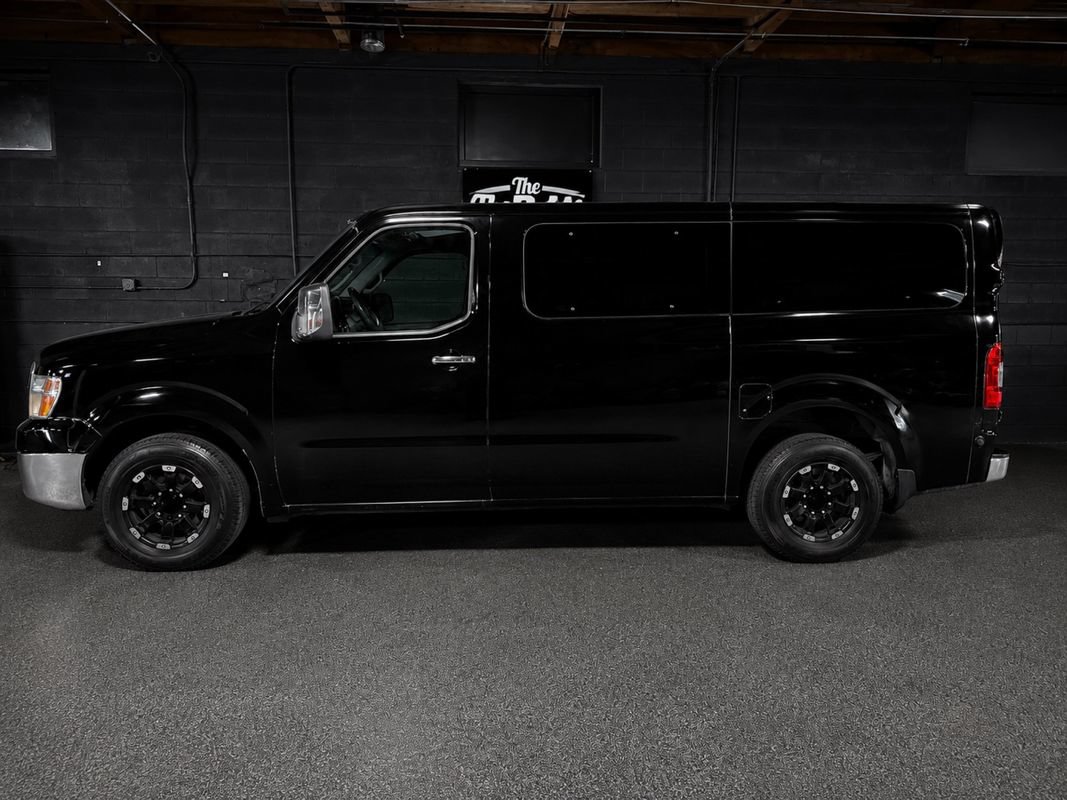 Used 2014 Nissan NV 3500 SL w/ Technology Package RWD image 3