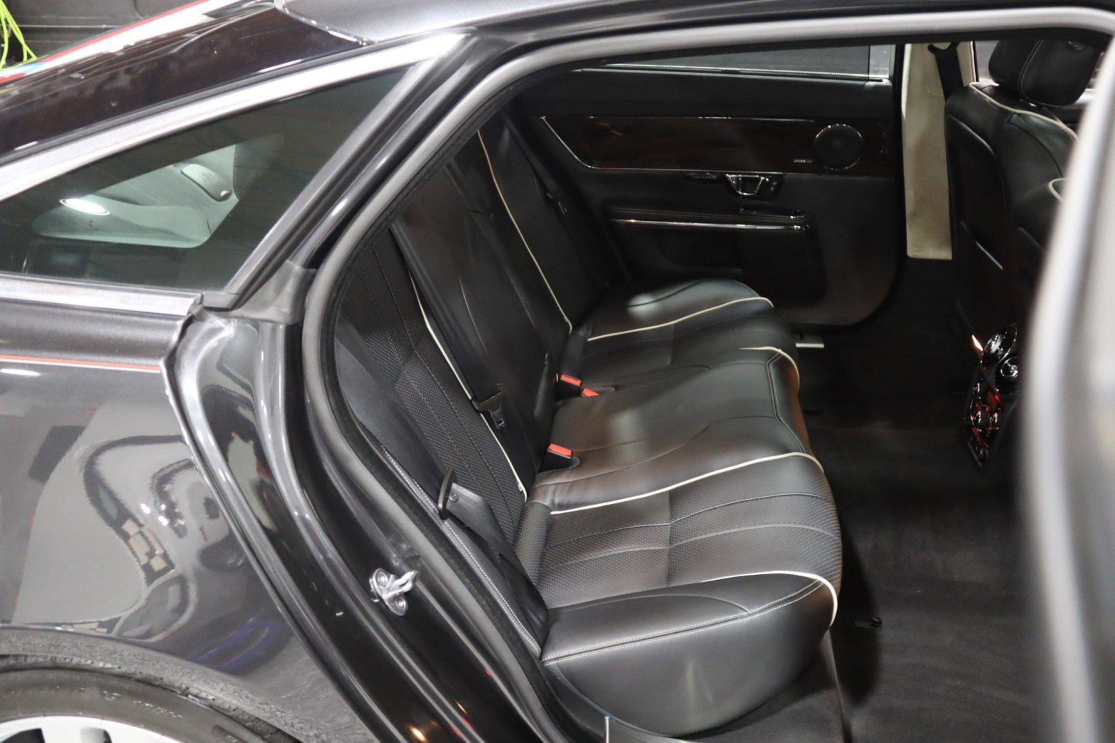 Used 2014 Jaguar XJ L Portfolio image 47