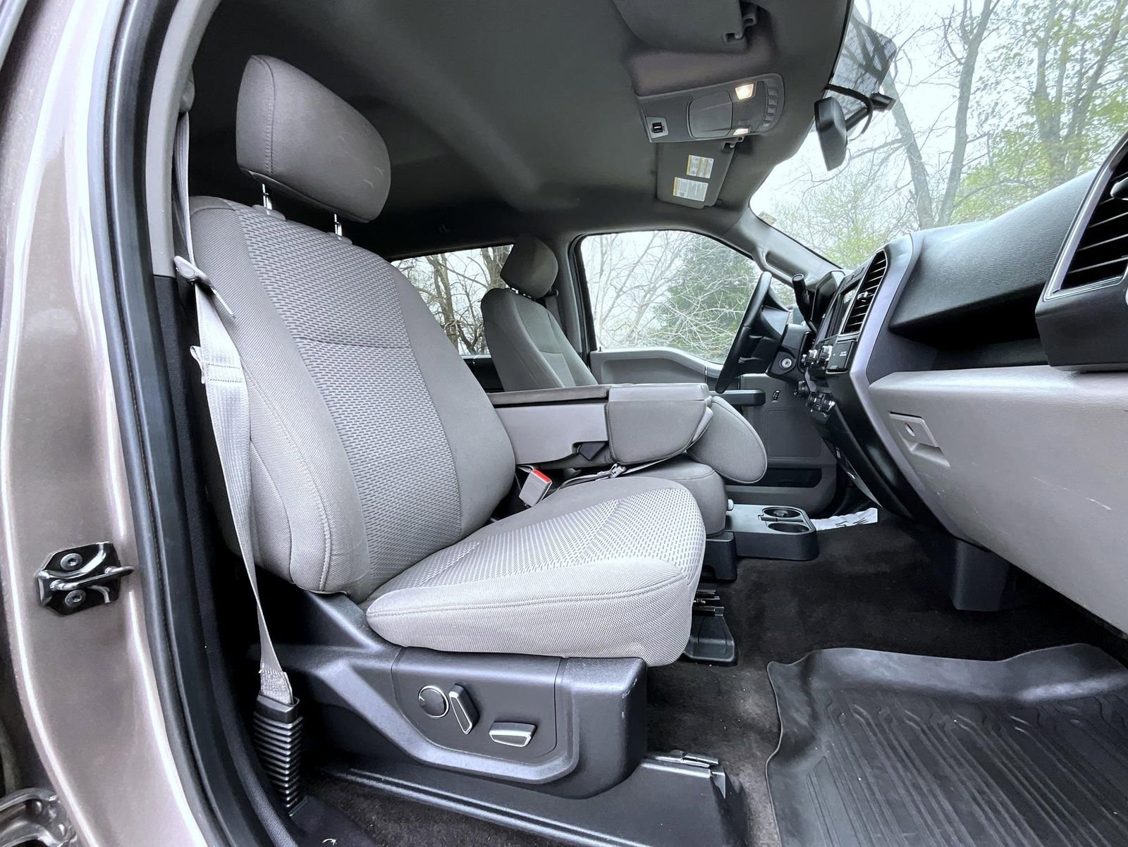 Used 2018 Ford F150 XLT w/ Equipment Group 302A Luxury AWD/4WD image 17