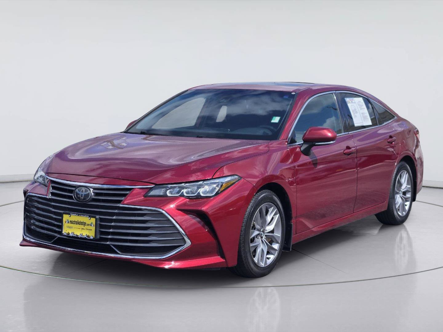 Used 2020 Toyota Avalon XLE w/ Moonroof Package FWD image 1