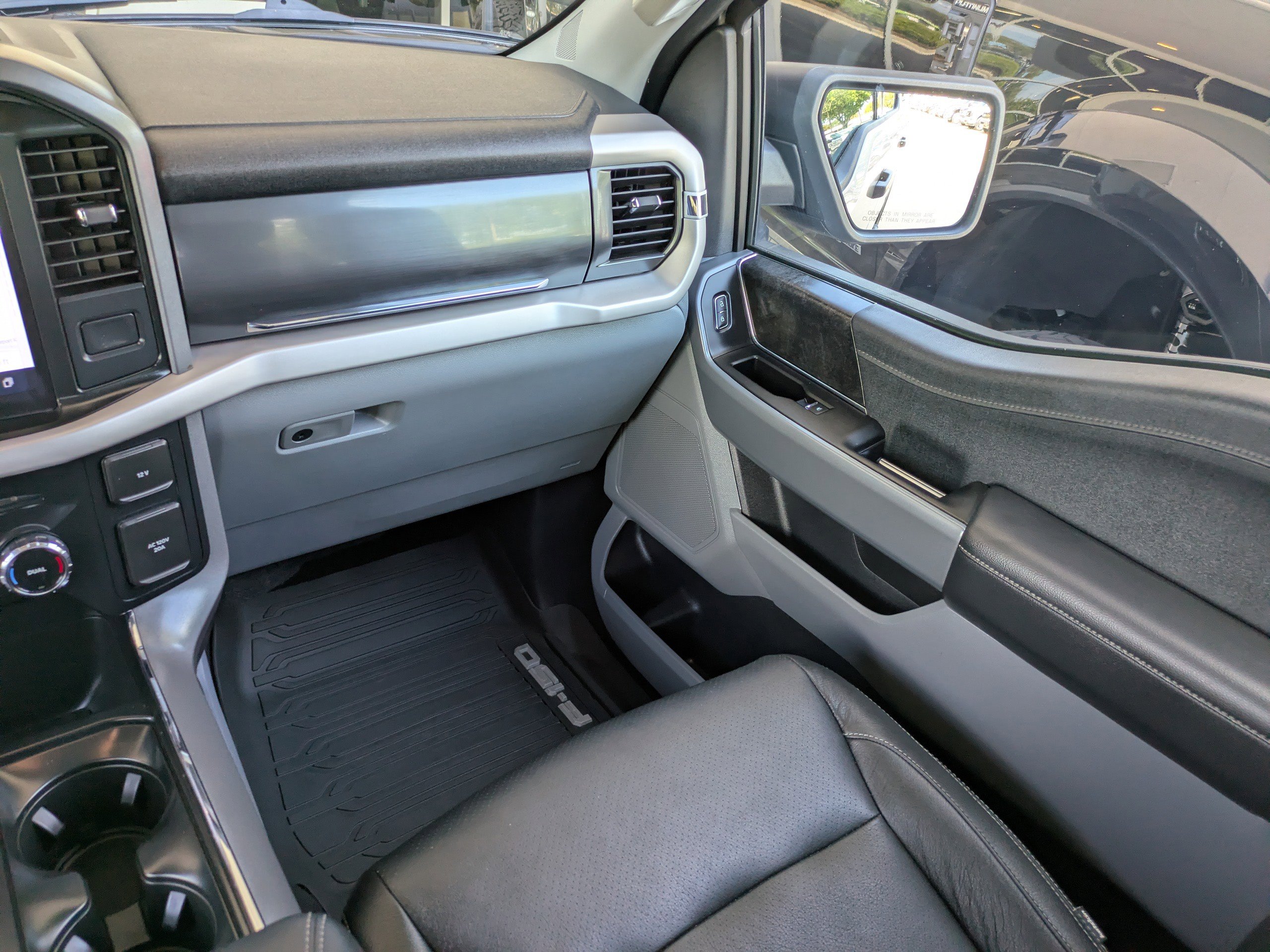 Used 2023 Ford F150 Lightning XLT AWD/4WD image 17