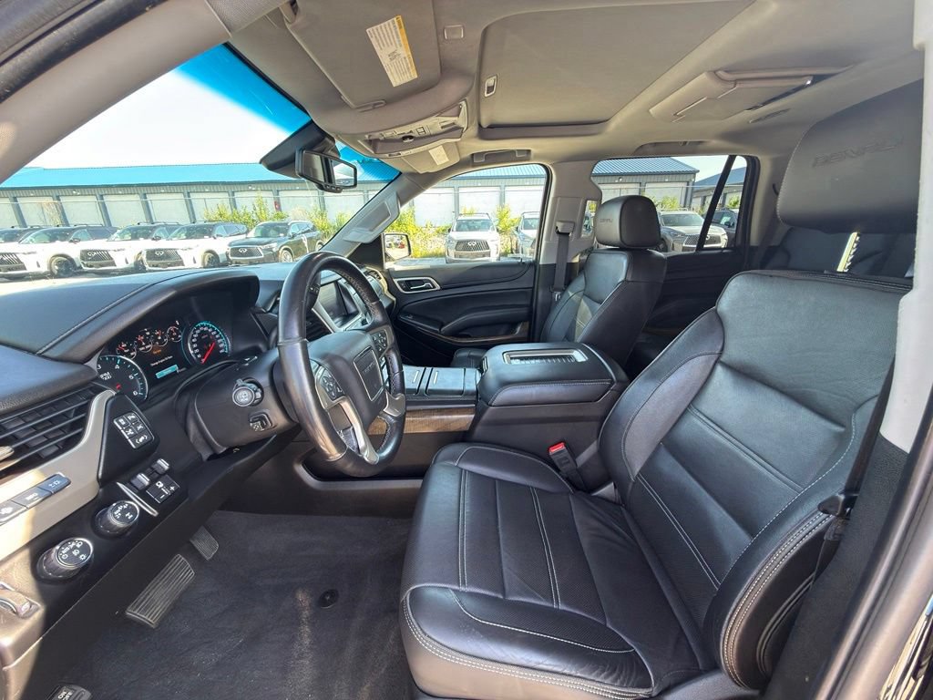 Used 2019 GMC Yukon Denali w/ Denali Ultimate Package AWD/4WD image 12