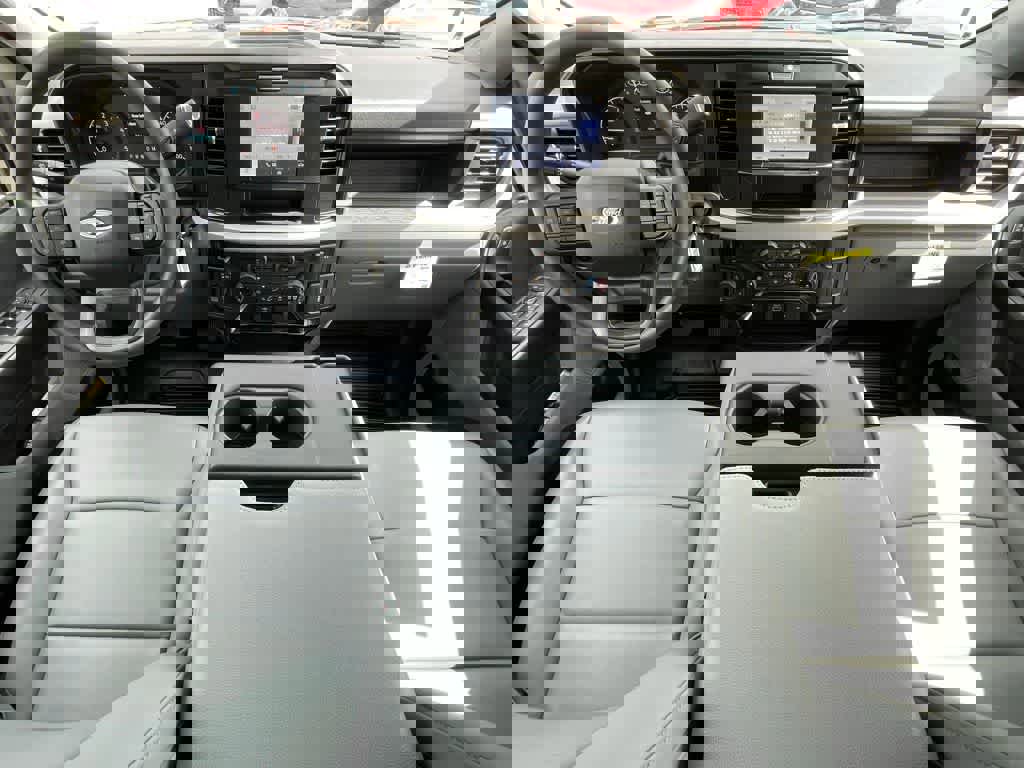 New 2025 Ford F250 XL w/ XL Chrome Package image 31