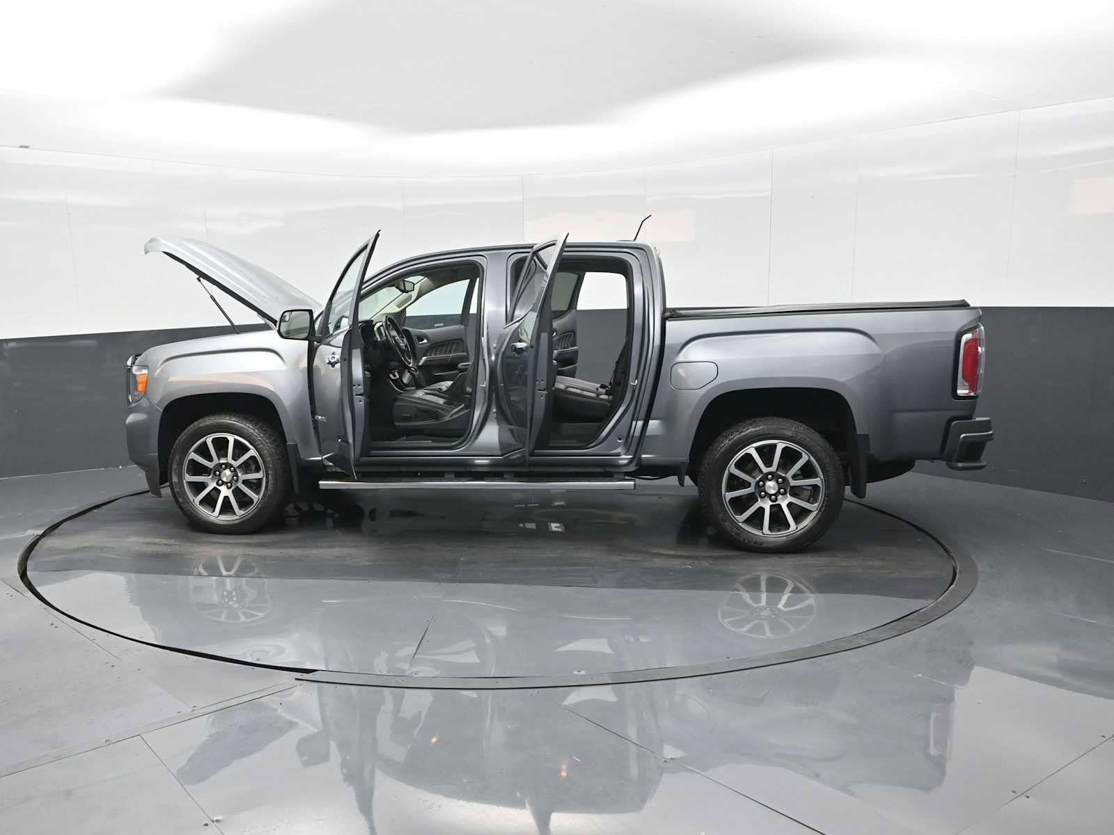 Used 2022 GMC Canyon Denali image 34