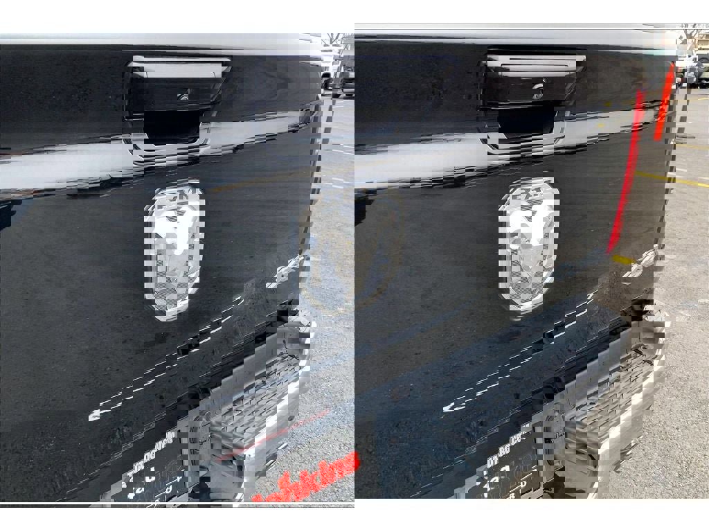 Used 2024 RAM 1500 Laramie image 32