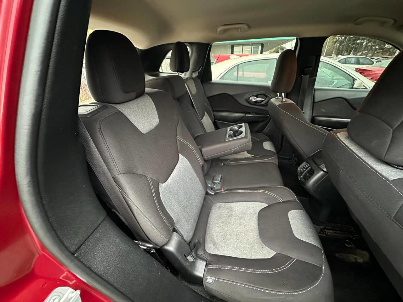 Used 2016 Jeep Cherokee Sport AWD/4WD image 11