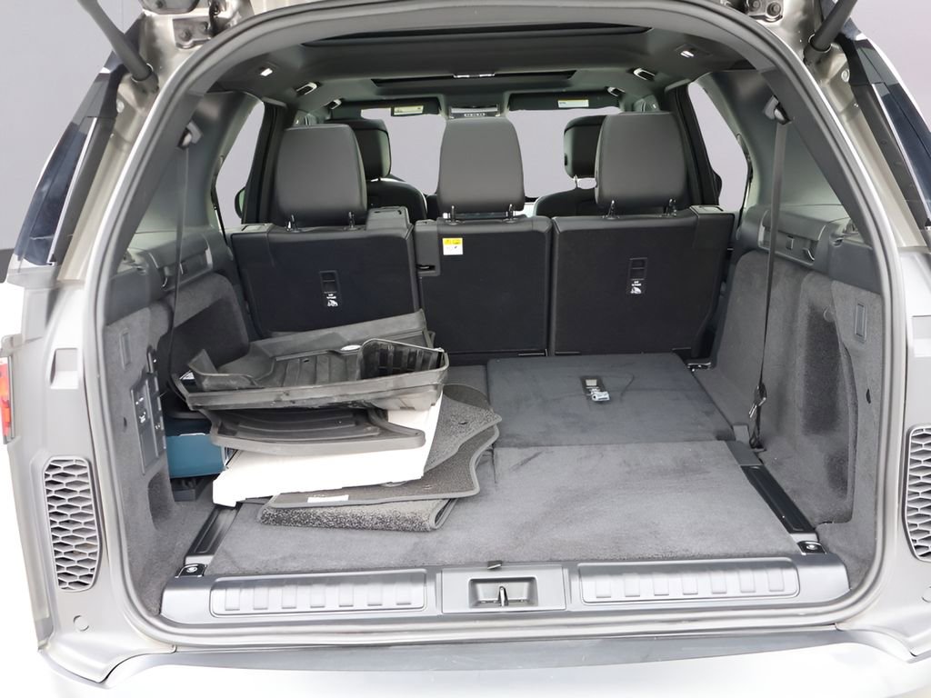 Certified 2025 Land Rover Discovery S AWD/4WD image 16