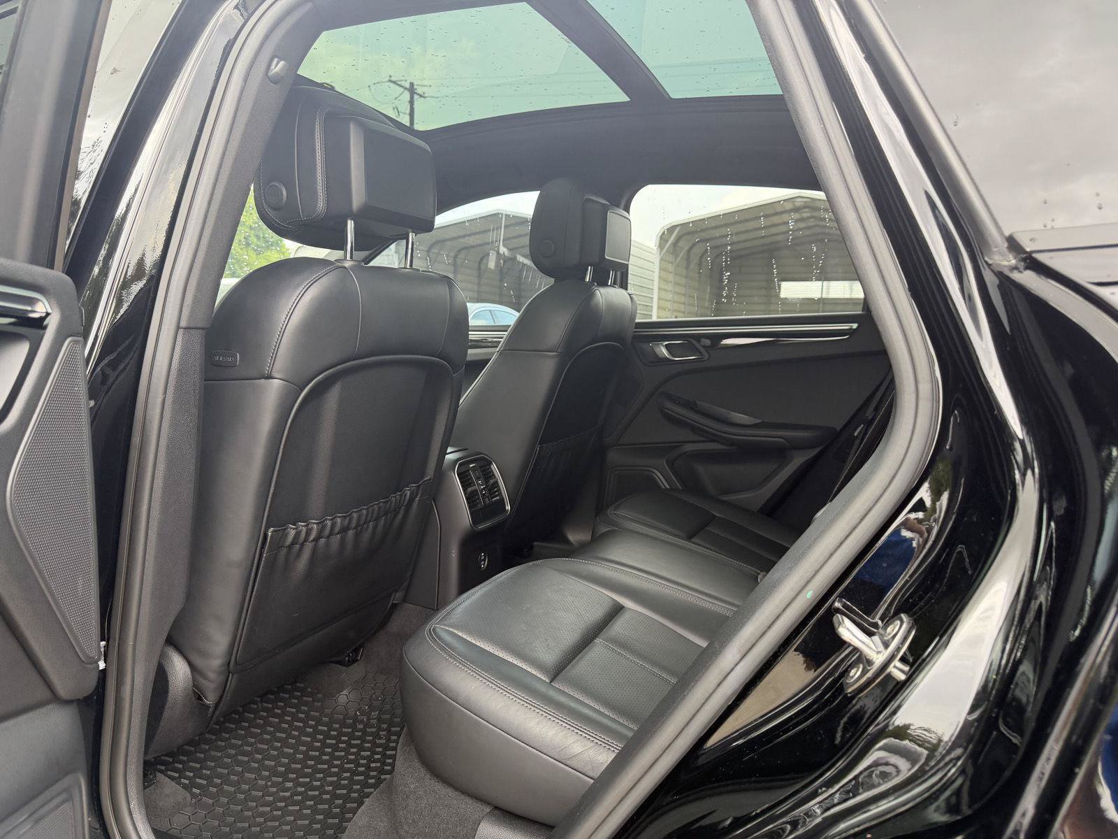 Used 2020 Porsche Macan AWD/4WD image 17
