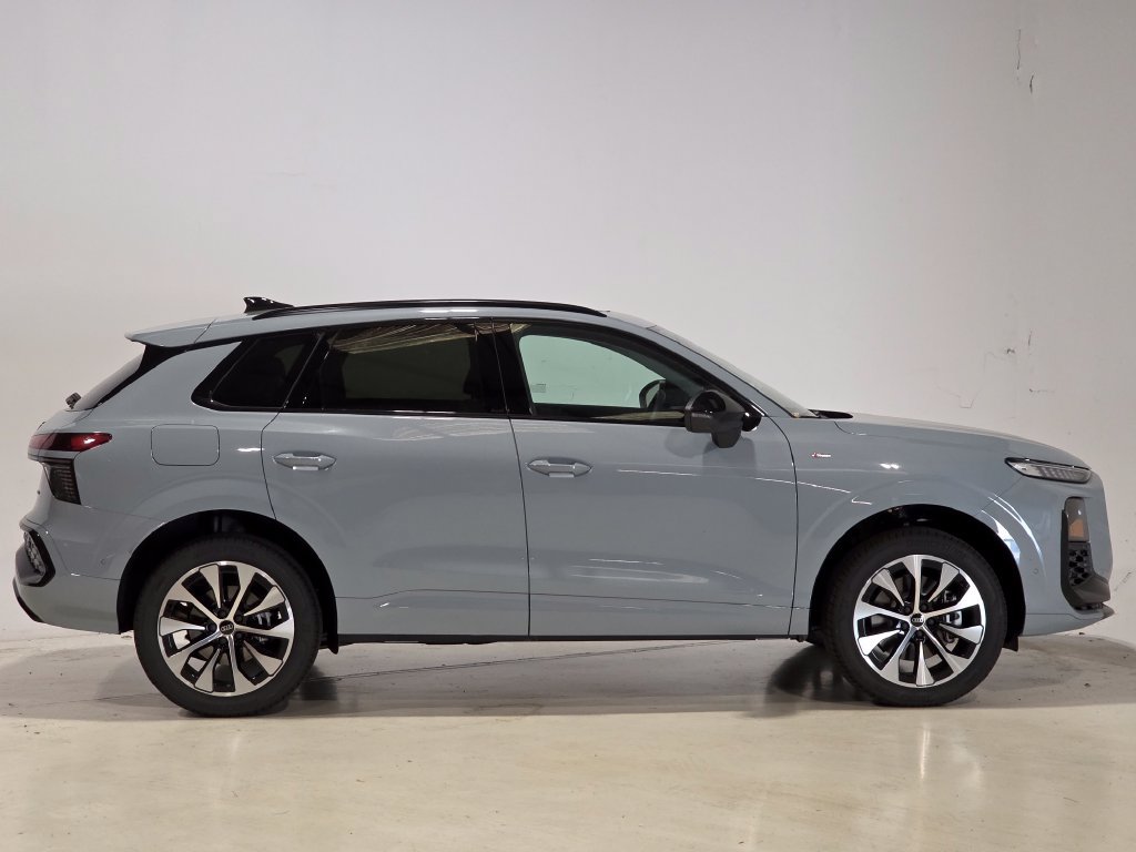 New 2026 Audi Q3 quattro 2.0T AWD/4WD image 4