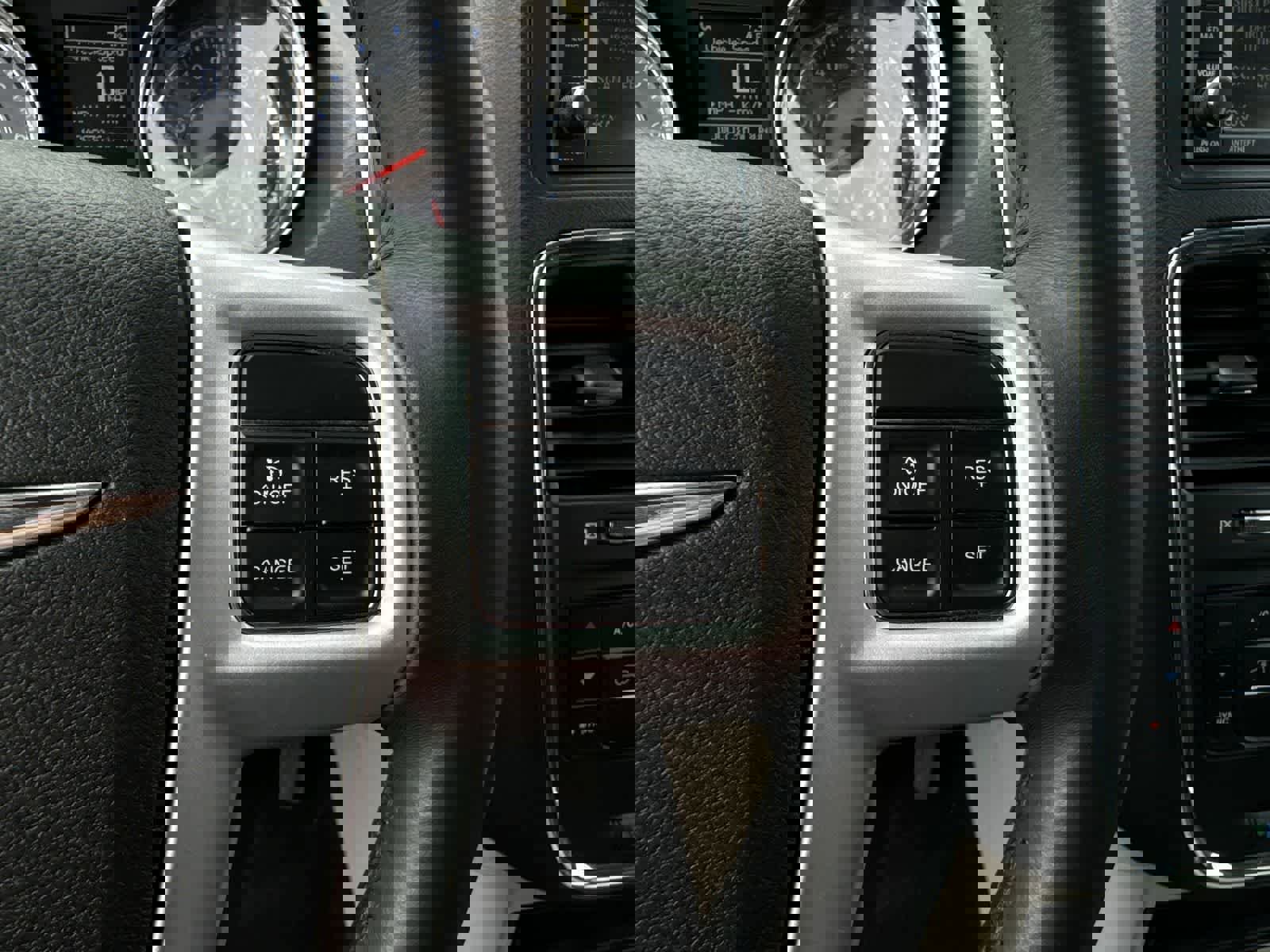 Used 2014 Chrysler Town & Country Touring image 24