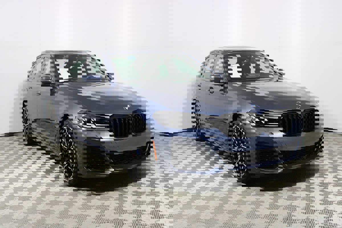 Used 2023 BMW 530e w/ M Sport Package image 26