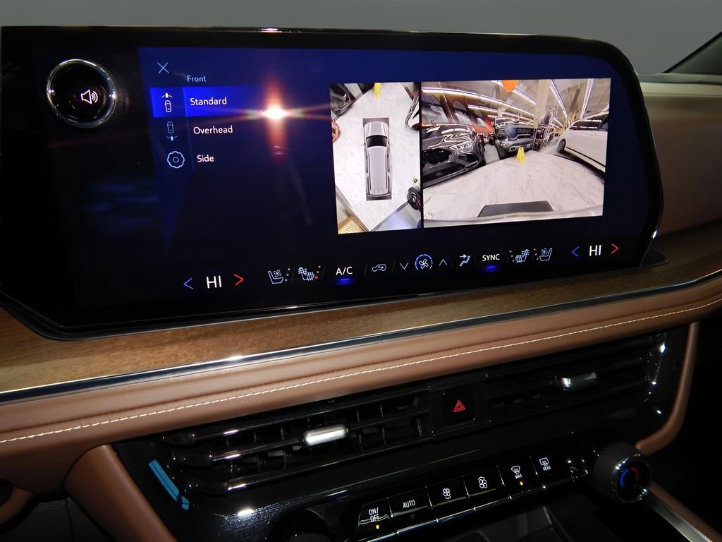 Used 2025 Chevrolet Suburban High Country image 32