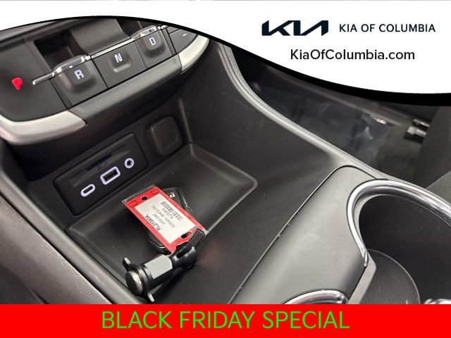 Used 2024 GMC Terrain SLT image 27