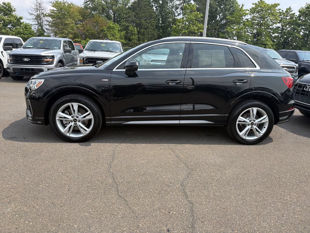 Used 2023 Audi Q3 2.0T Premium Plus AWD/4WD image 2