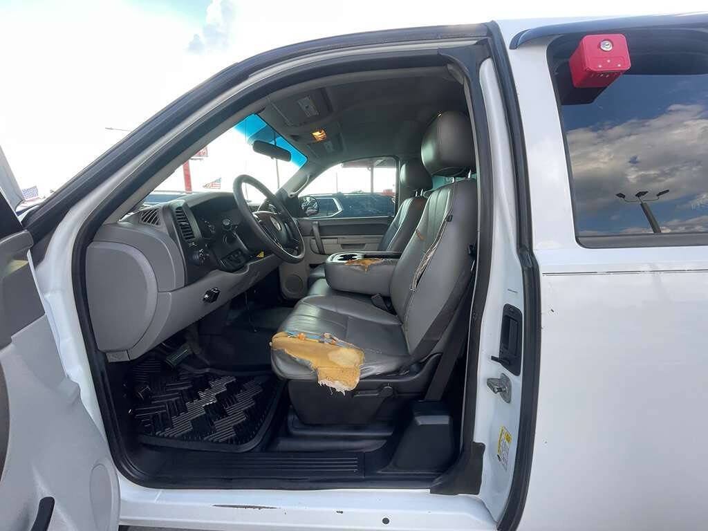 Used 2011 Chevrolet Silverado 1500 W/T w/ LS Package RWD image 8
