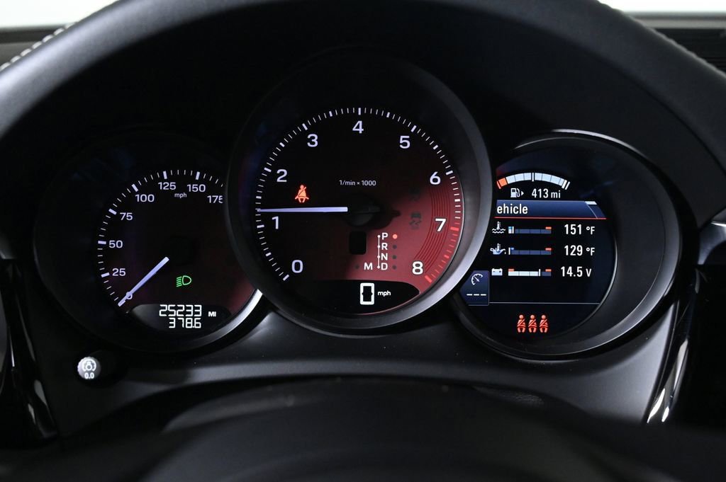 Certified 2023 Porsche Macan AWD/4WD image 13