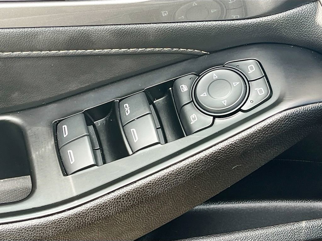 Used 2023 Chevrolet Traverse LT w/ LT Premium Package image 18