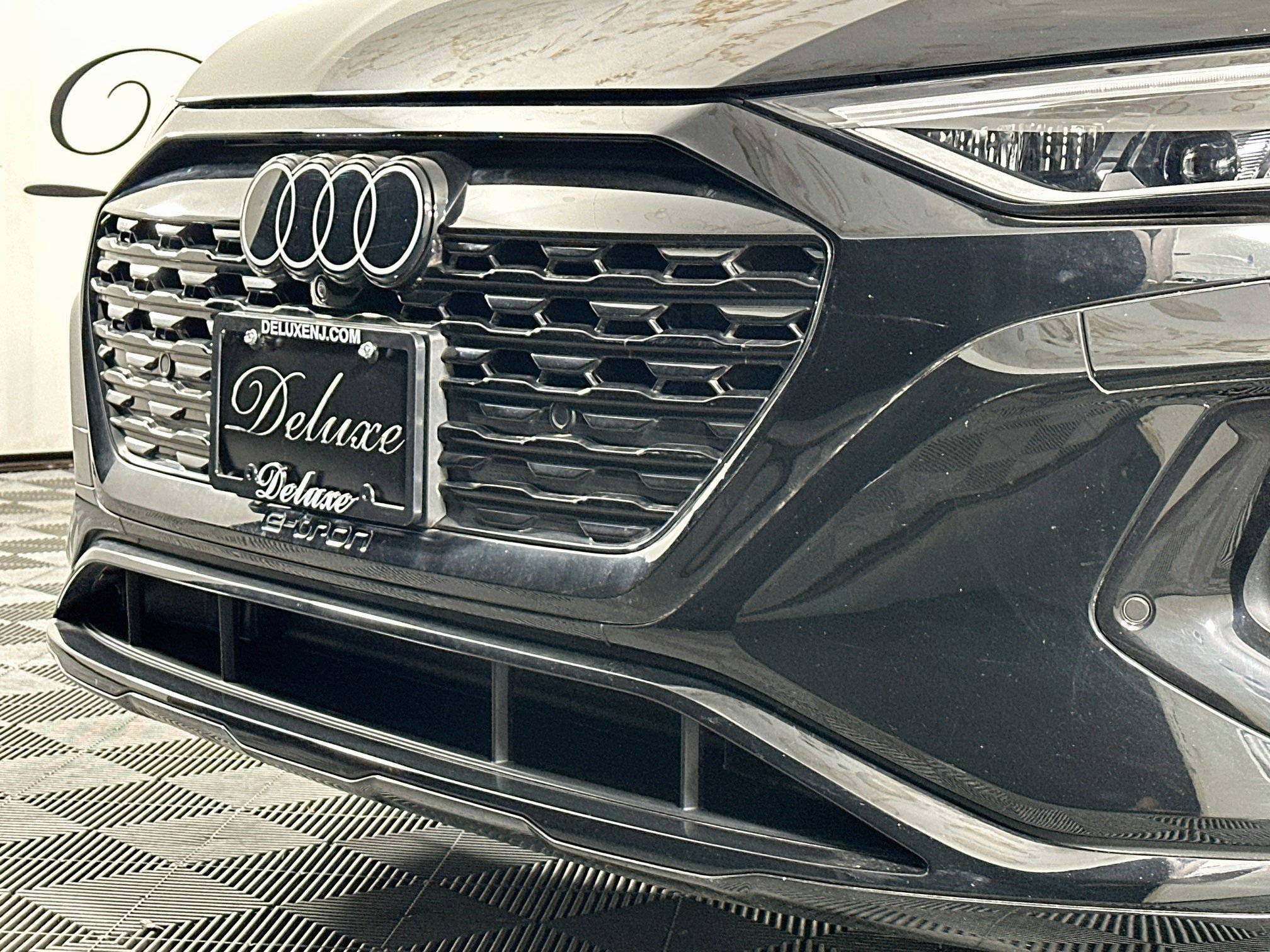 Used 2024 Audi Q8 e-tron Prestige w/ Prestige Package AWD/4WD image 34