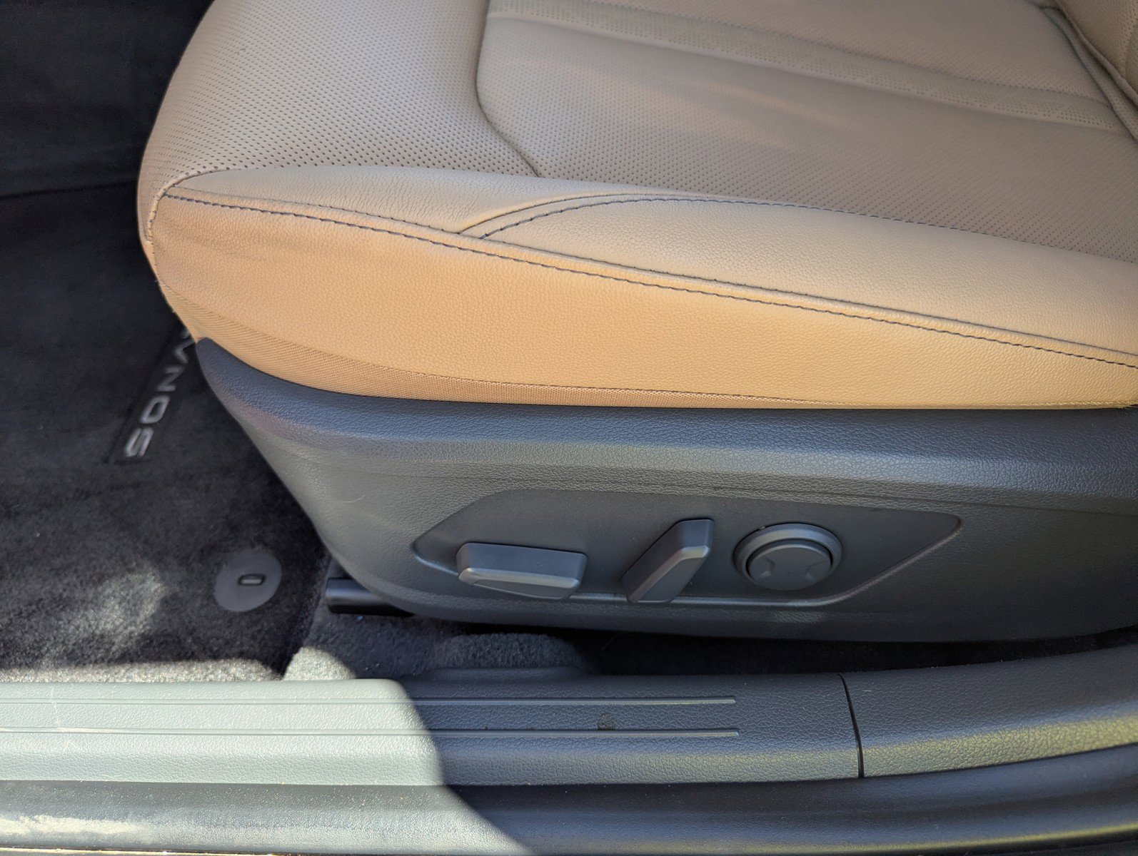 Used 2025 Hyundai Sonata Limited image 28