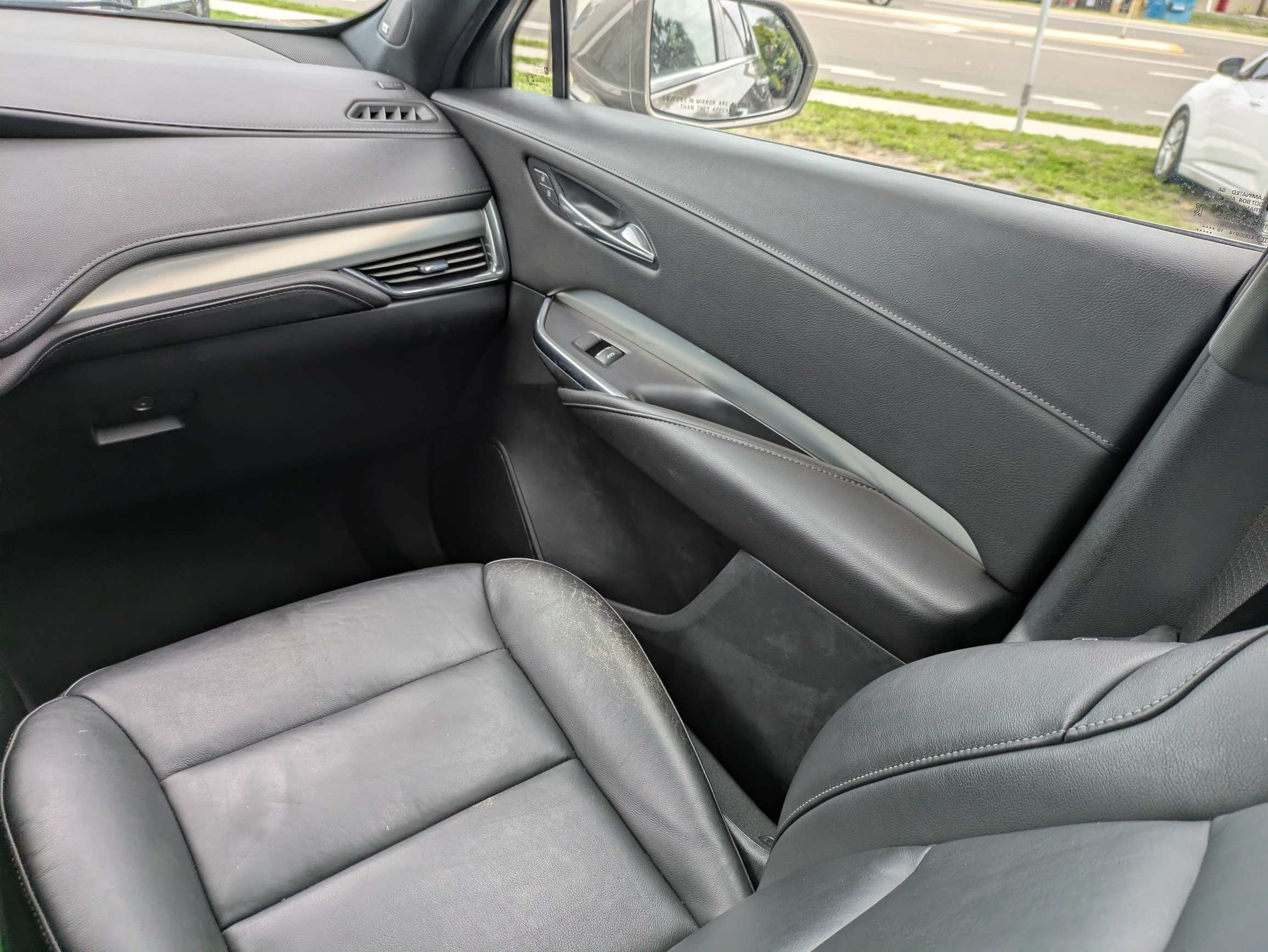 Used 2020 Cadillac XT4 Premium Luxury w/ Driver Assist Package FWD image 19